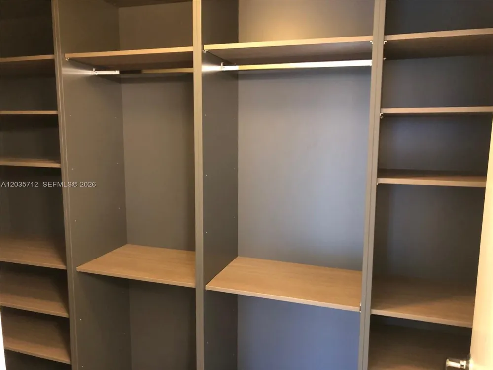 16385 Biscayne Blvd #519 North Miami Beach, FL 33160