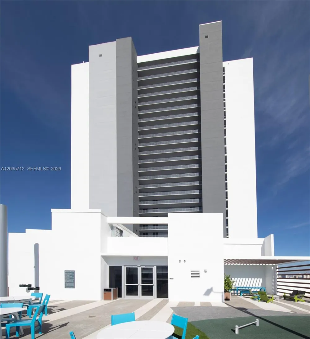 16385 Biscayne Blvd #519 North Miami Beach, FL 33160