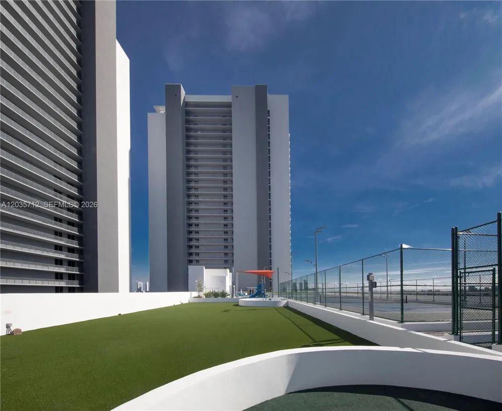16385 Biscayne Blvd #519 North Miami Beach, FL 33160