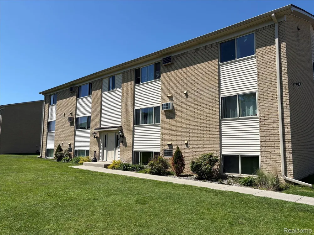 1875 Michigan Avenue #6 Marysville City, MI 48040