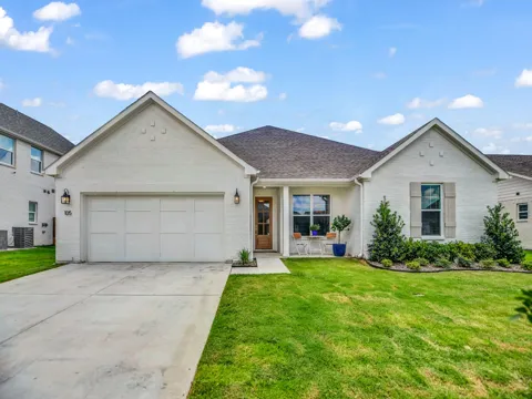 105 W Furlong