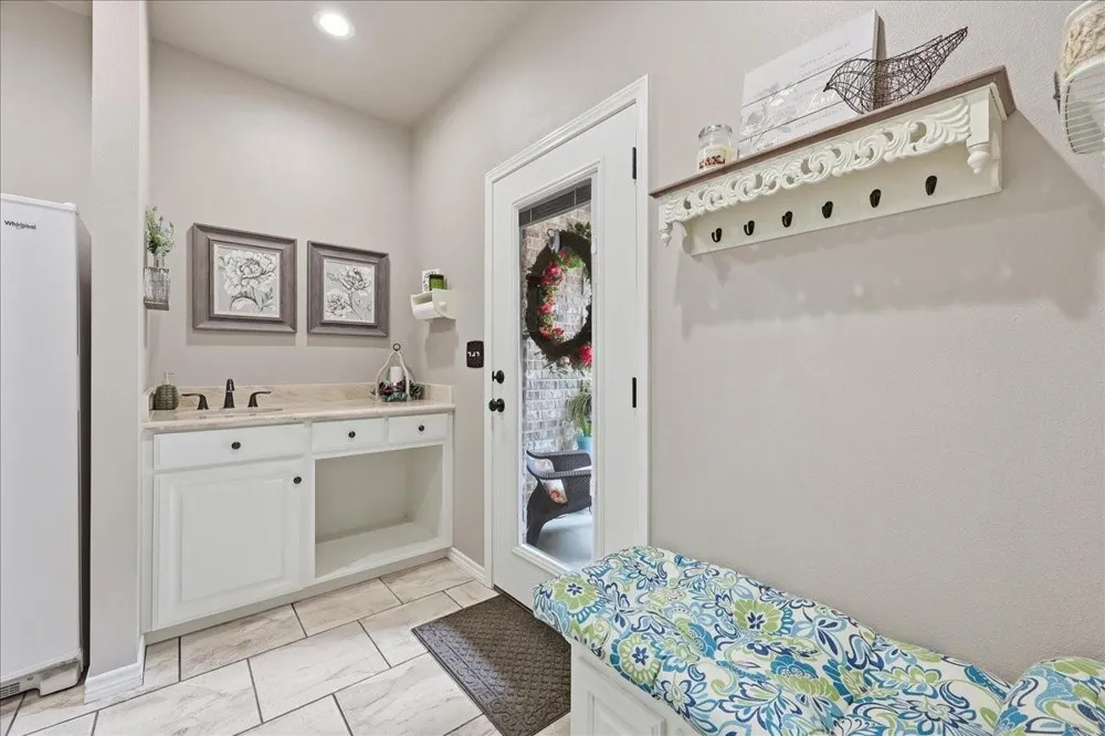 665 County Road 1270 Warren, TX 77664