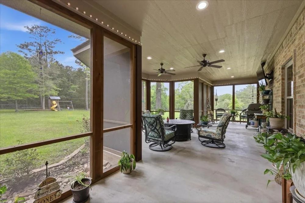 665 County Road 1270 Warren, TX 77664