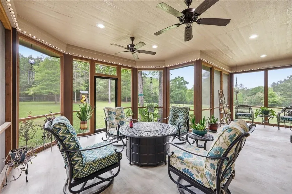 665 County Road 1270 Warren, TX 77664