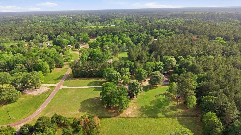 665 County Road 1270 Warren, TX 77664