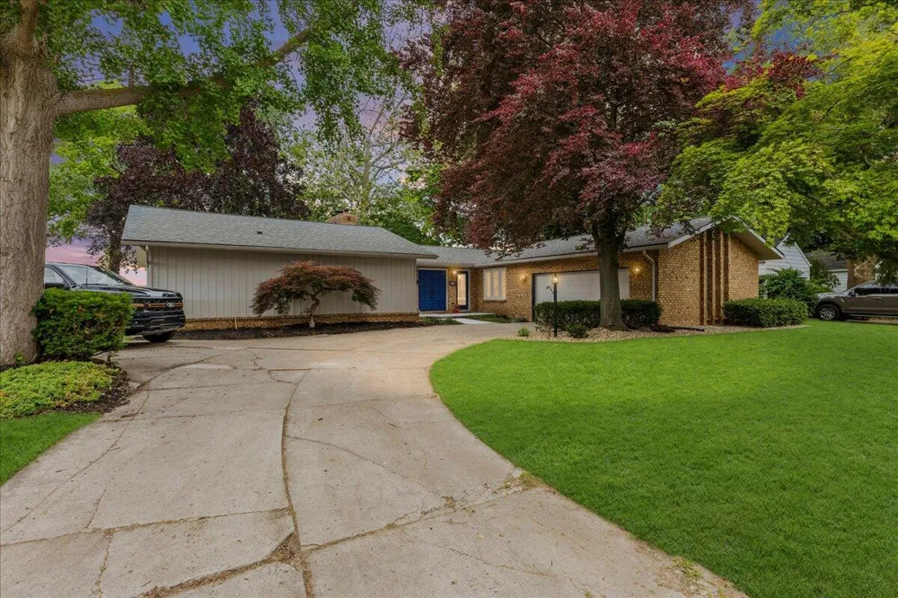 303 E Huron River Drive Belleville City, MI 48111