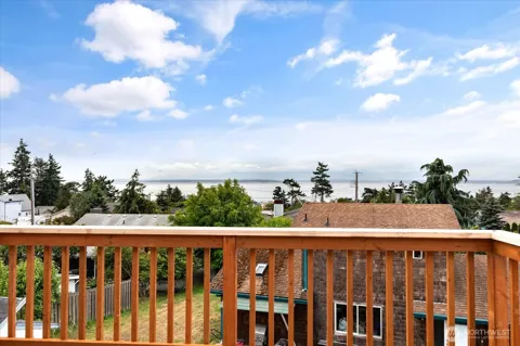 1240 Admirals Drive