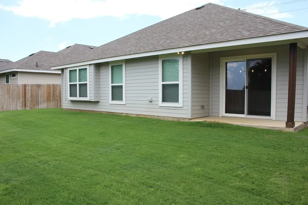 102 Walnut Street Whitesboro, TX 76273