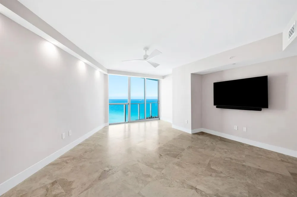 3101 S Ocean Drive #1807 Hollywood, FL 33019