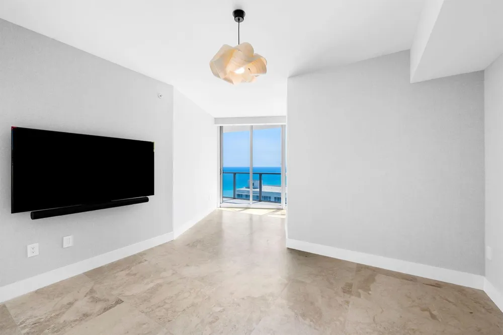 3101 S Ocean Drive #1807 Hollywood, FL 33019