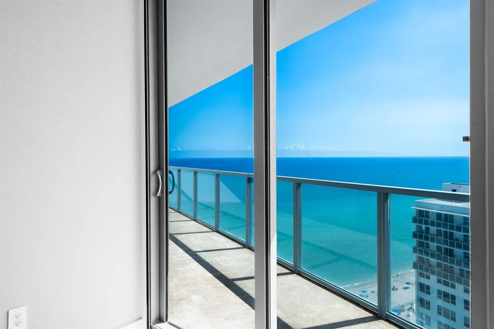 3101 S Ocean Drive #1807 Hollywood, FL 33019