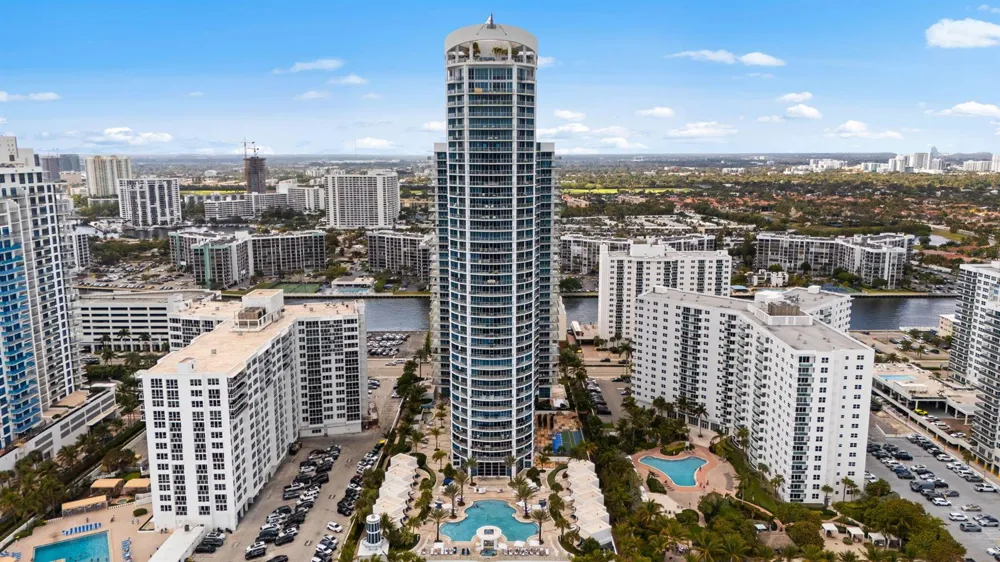 3101 S Ocean Drive #1807 Hollywood, FL 33019
