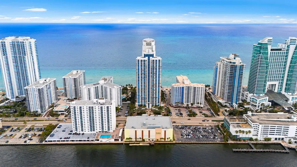 3101 S Ocean Drive #1807 Hollywood, FL 33019