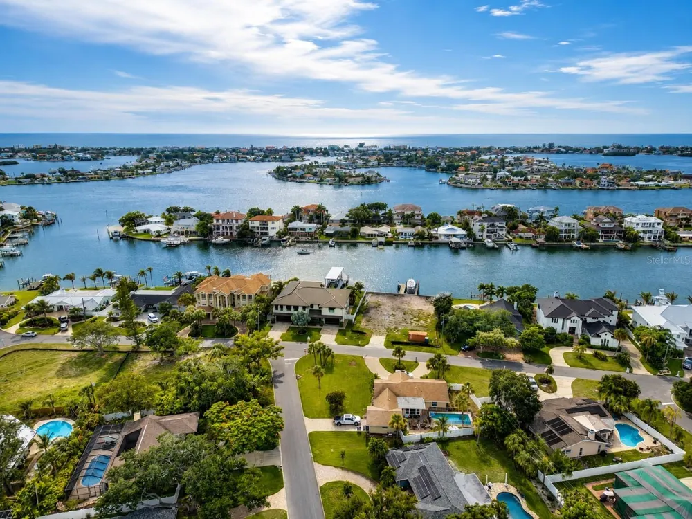 810 ALLAMANDA DRIVE Largo, FL 33770