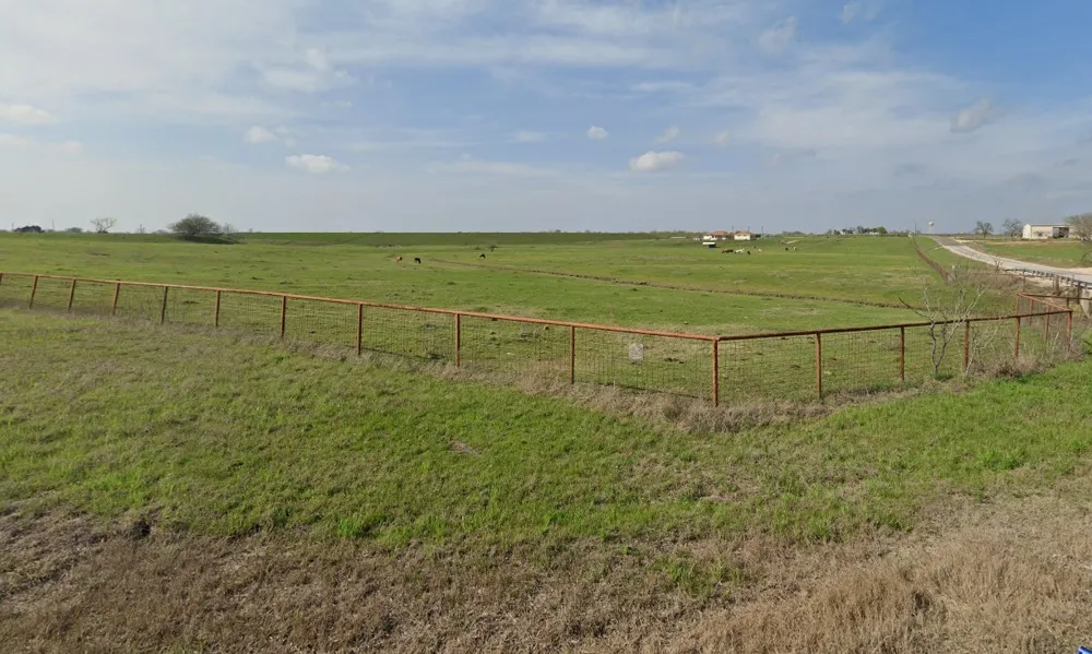 600 County Rd 405 Taylor, TX 76574