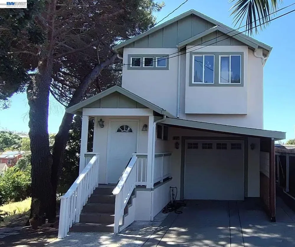 917 1St St Rodeo, CA 94572