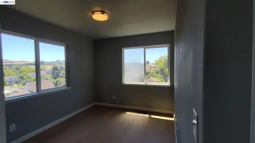 917 1St St Rodeo, CA 94572