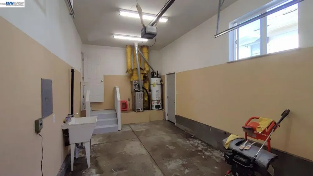917 1St St Rodeo, CA 94572
