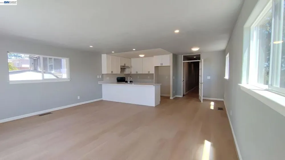 917 1St St Rodeo, CA 94572