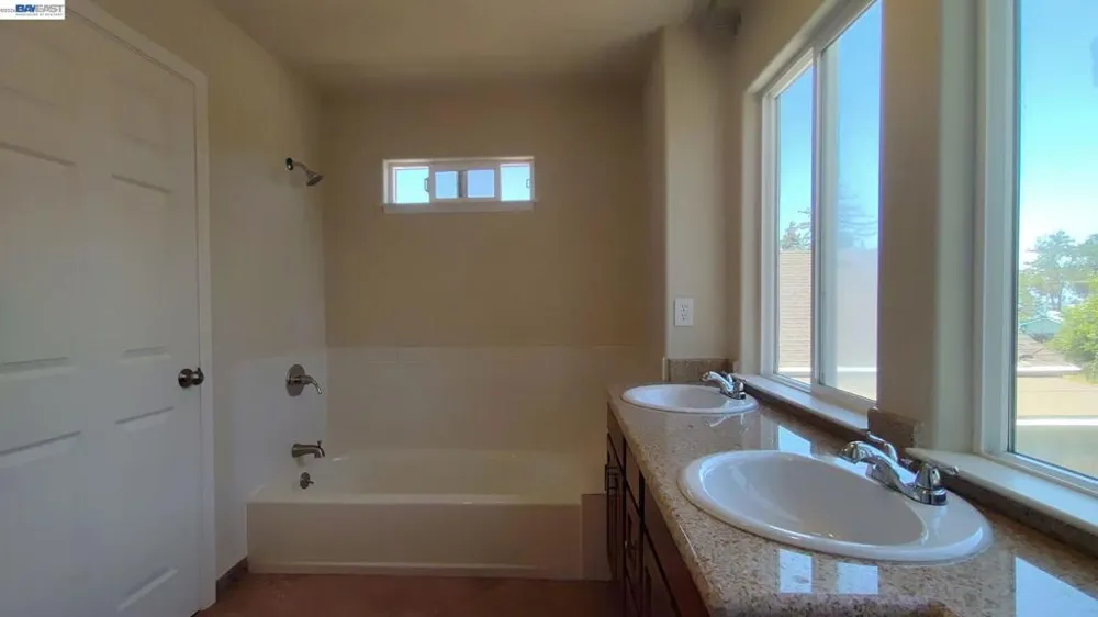 917 1St St Rodeo, CA 94572