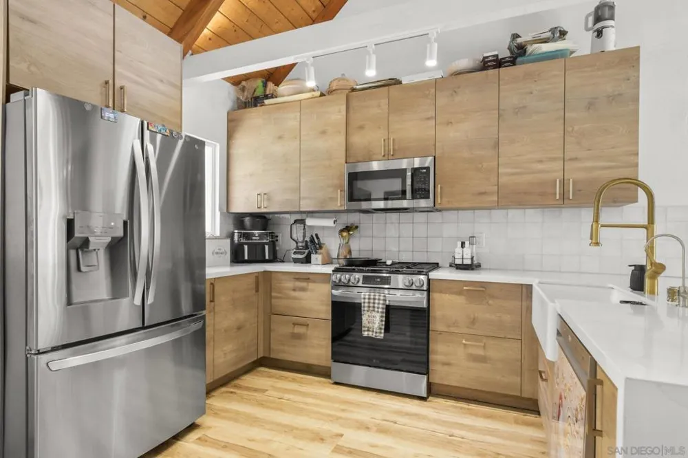 11802 Hi Ridge Lakeside, CA 92040