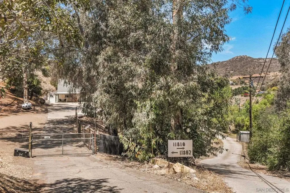 11802 Hi Ridge Lakeside, CA 92040