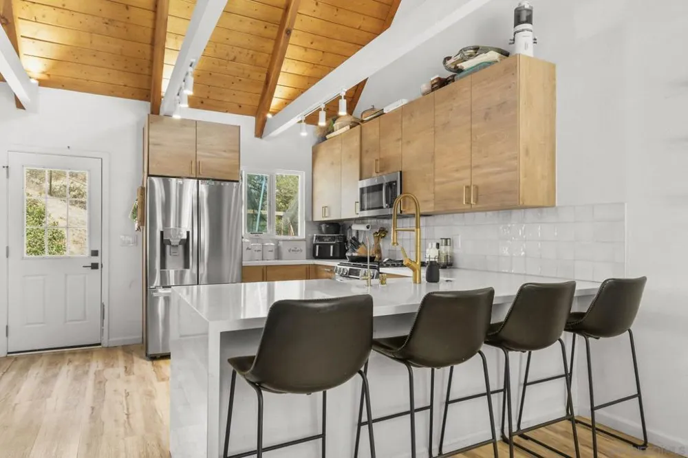 11802 Hi Ridge Lakeside, CA 92040