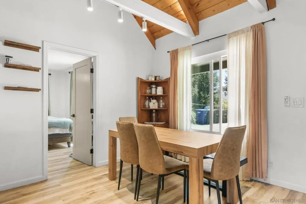 11802 Hi Ridge Lakeside, CA 92040