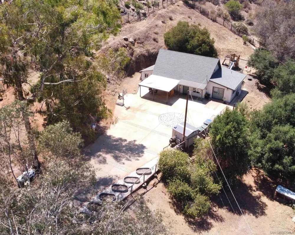 11802 Hi Ridge Lakeside, CA 92040