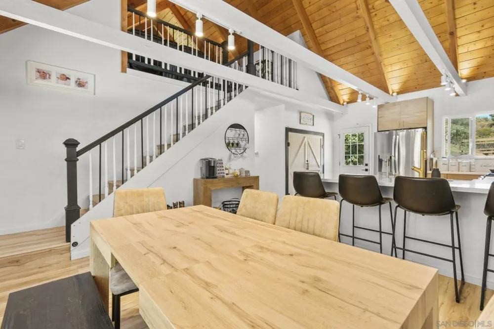 11802 Hi Ridge Lakeside, CA 92040