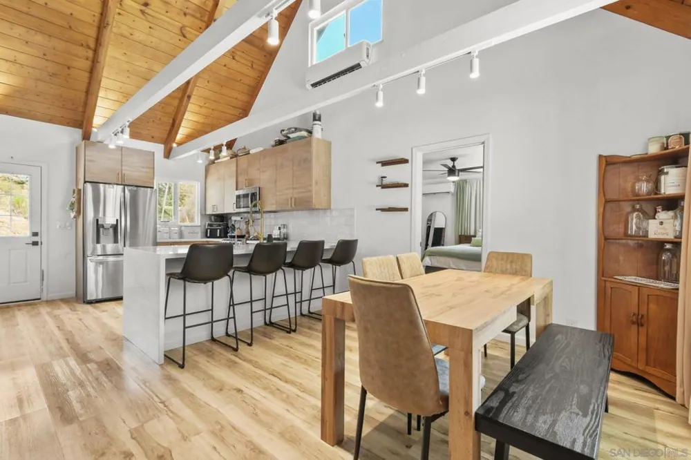 11802 Hi Ridge Lakeside, CA 92040