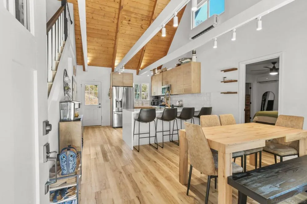 11802 Hi Ridge Lakeside, CA 92040