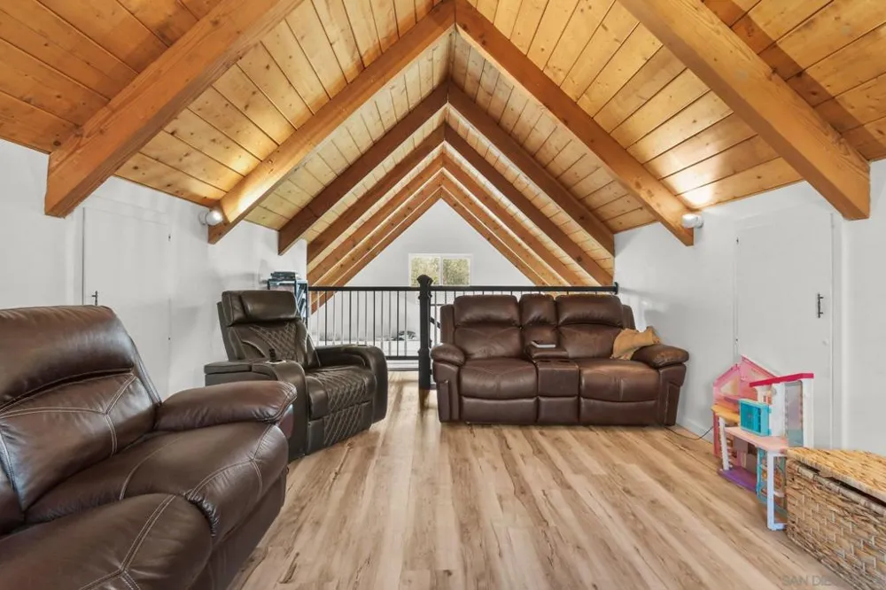 11802 Hi Ridge Lakeside, CA 92040