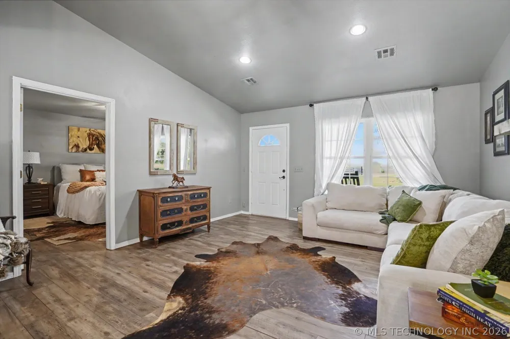 1429 County Road 2150 Skiatook, OK 74070