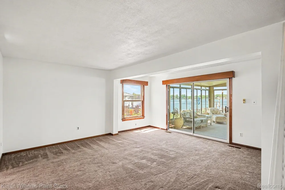 2295 Davista Drive Highland Charter Township, MI 48356