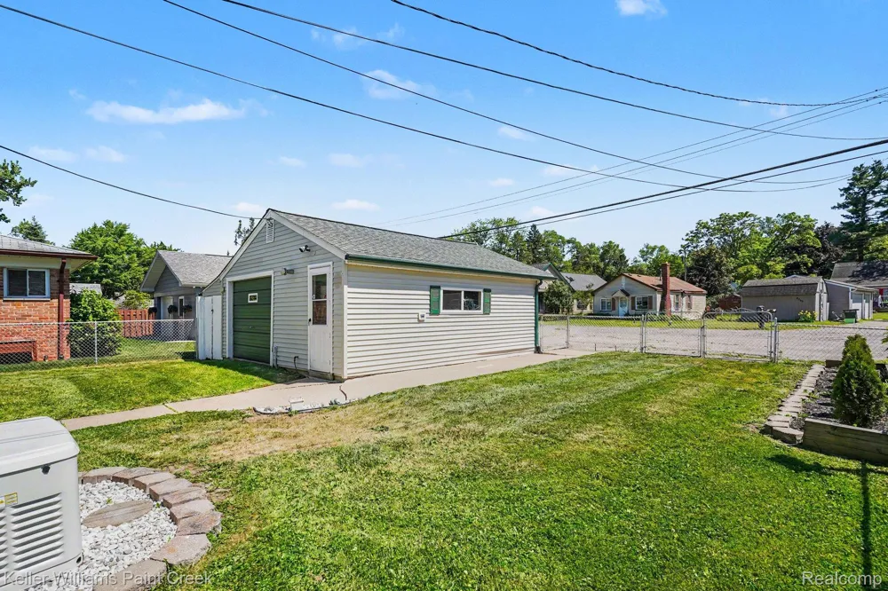 2295 Davista Drive Highland Charter Township, MI 48356