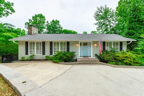 1043 Clift Cave Drive