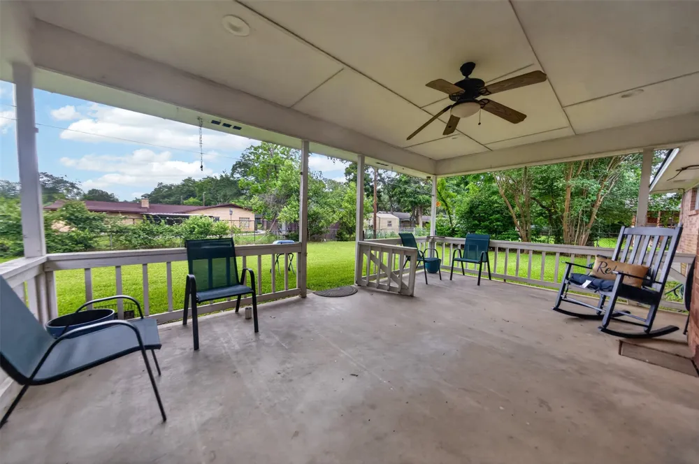 813 E Clinton Avenue Athens, TX 75751