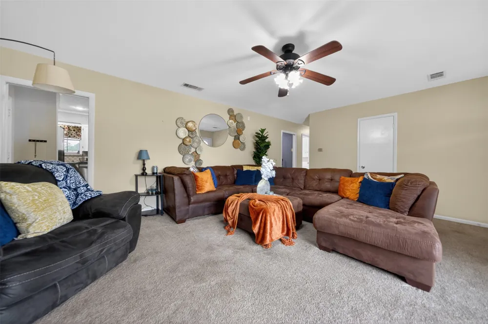 813 E Clinton Avenue Athens, TX 75751