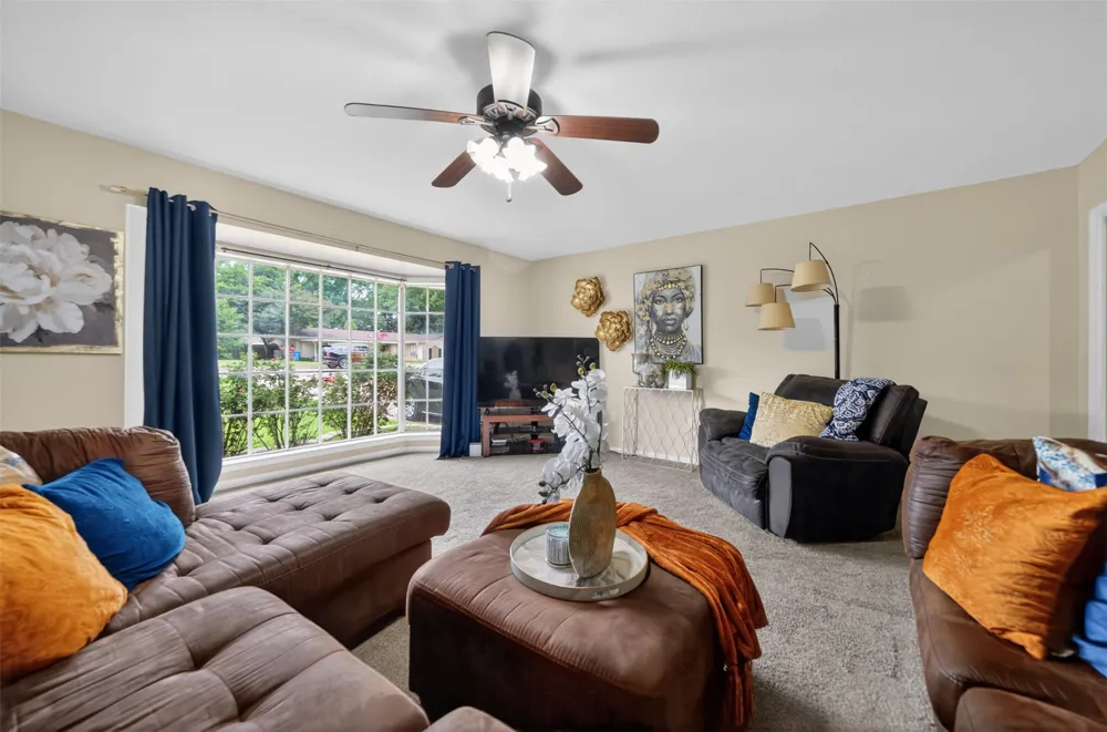 813 E Clinton Avenue Athens, TX 75751