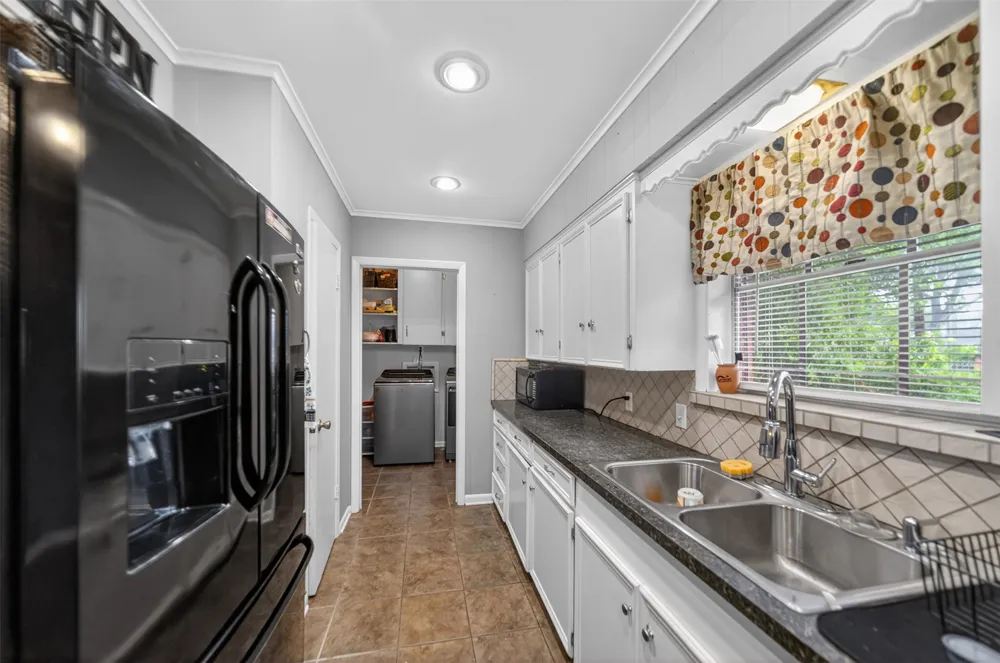 813 E Clinton Avenue Athens, TX 75751