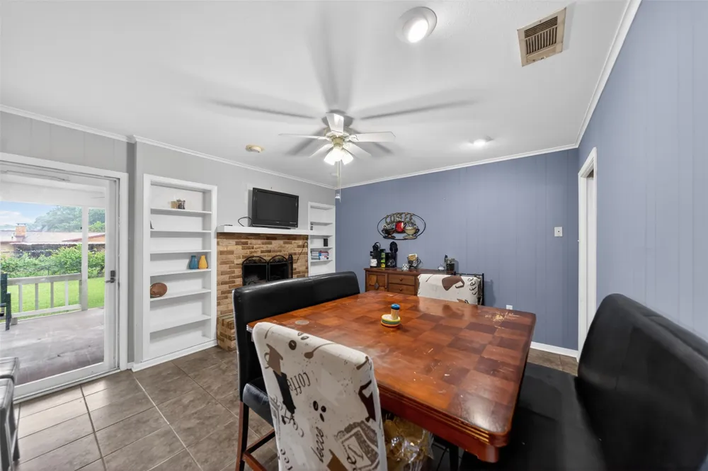 813 E Clinton Avenue Athens, TX 75751