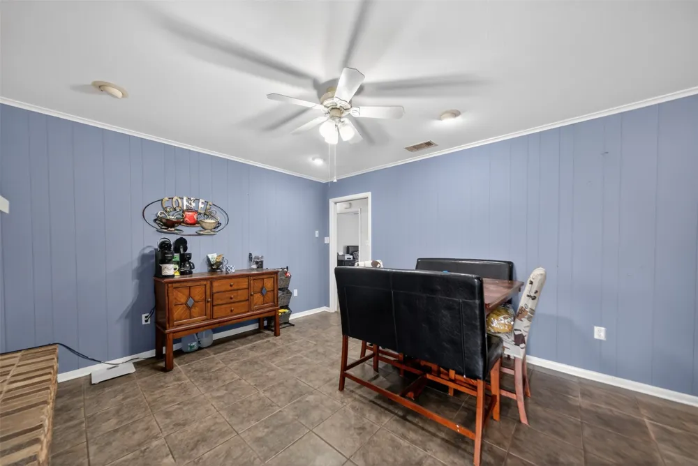 813 E Clinton Avenue Athens, TX 75751