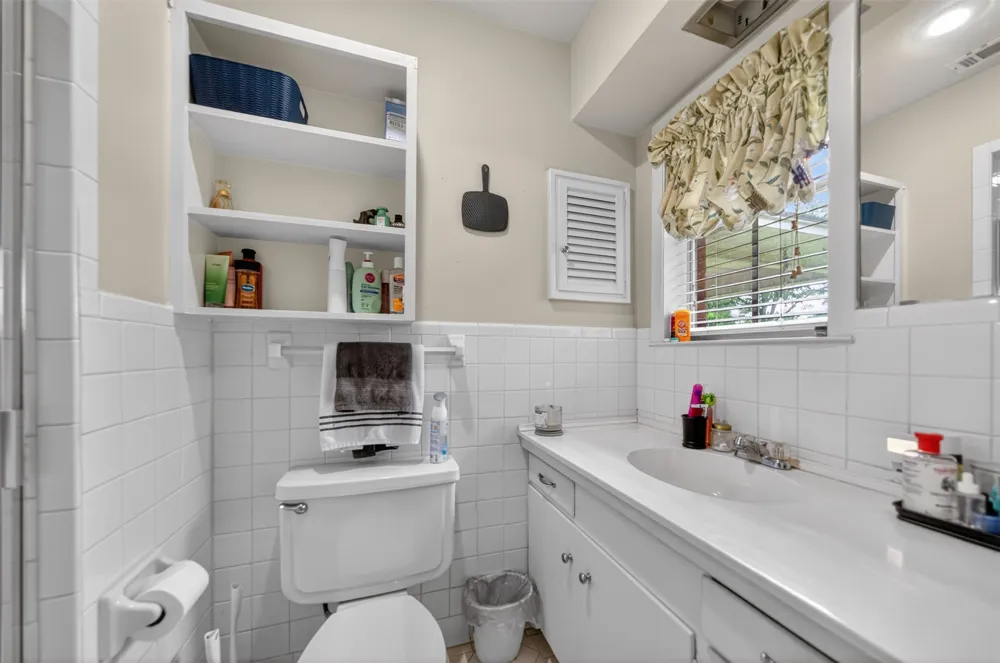 813 E Clinton Avenue Athens, TX 75751