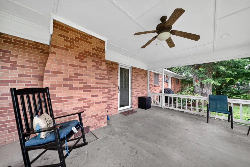 813 E Clinton Avenue Athens, TX 75751