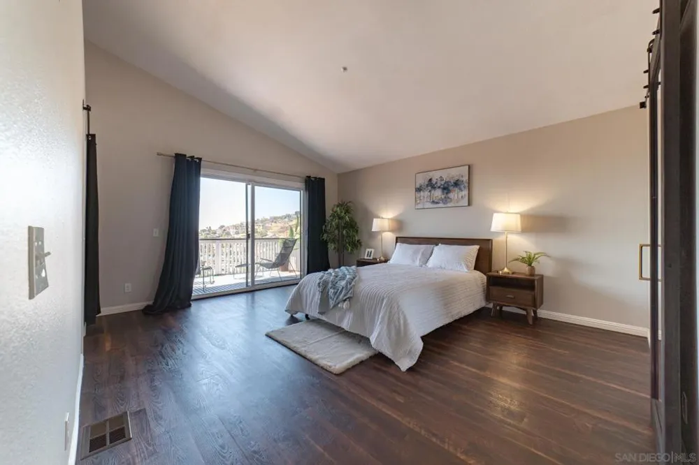 1102 La Mesa Spring Valley, CA 91977