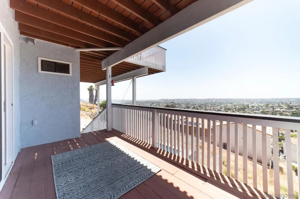 1102 La Mesa Spring Valley, CA 91977