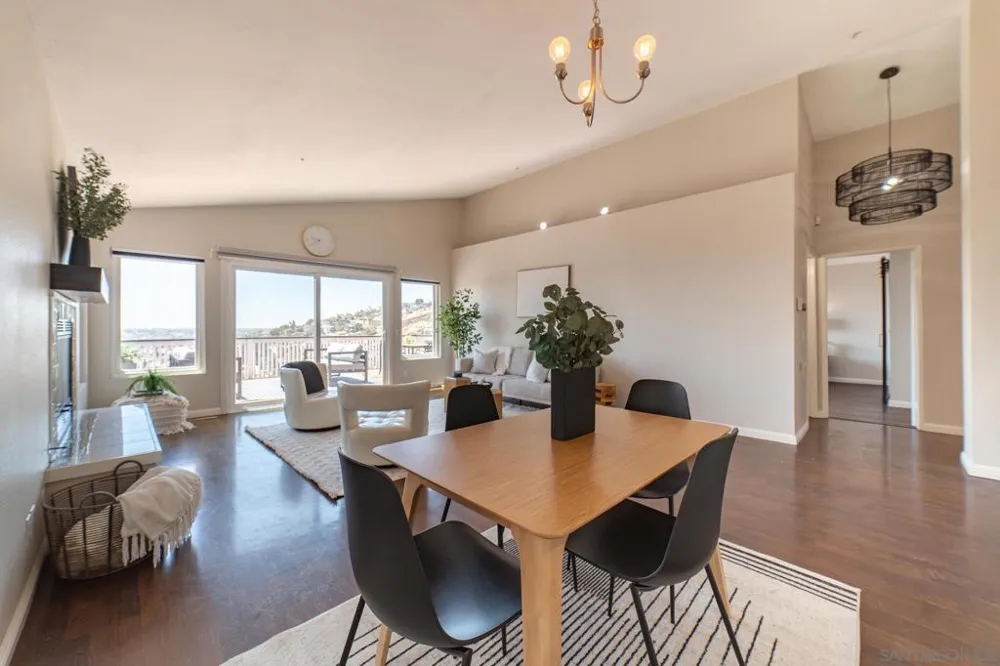 1102 La Mesa Spring Valley, CA 91977