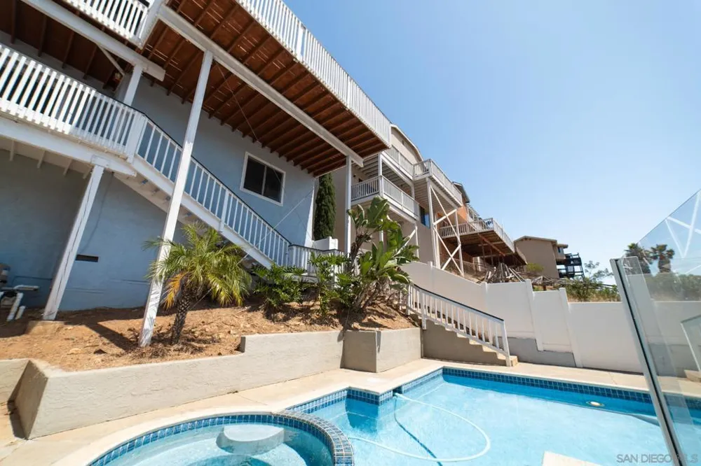 1102 La Mesa Spring Valley, CA 91977