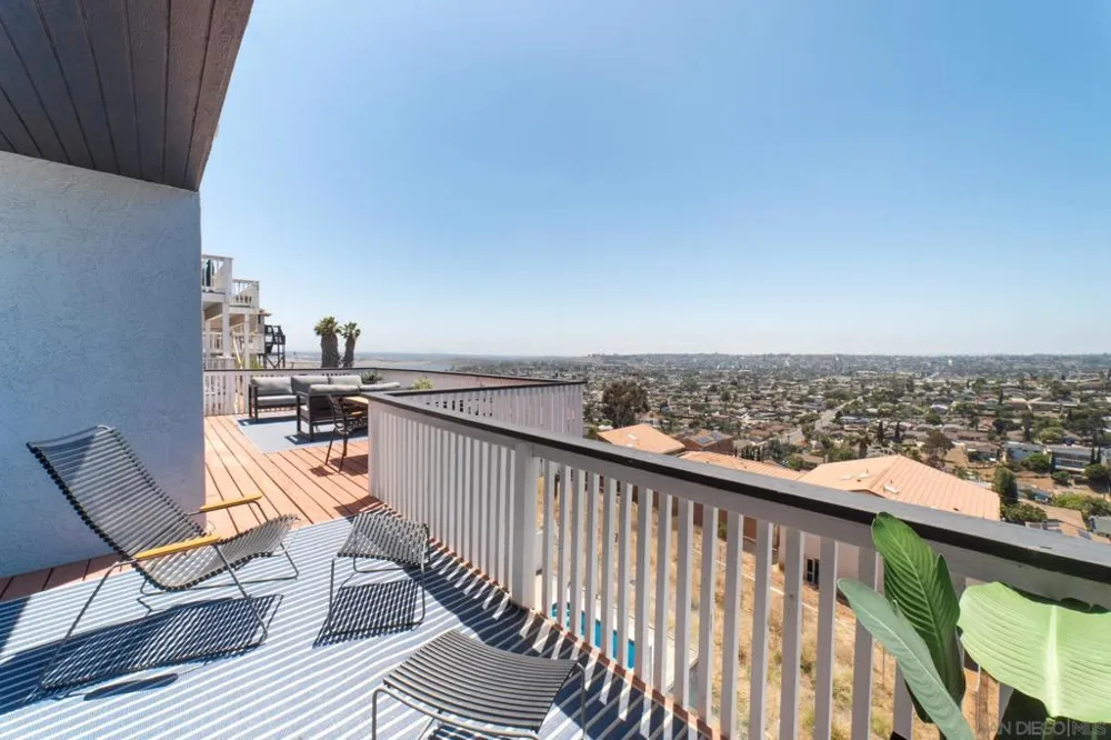 1102 La Mesa Spring Valley, CA 91977